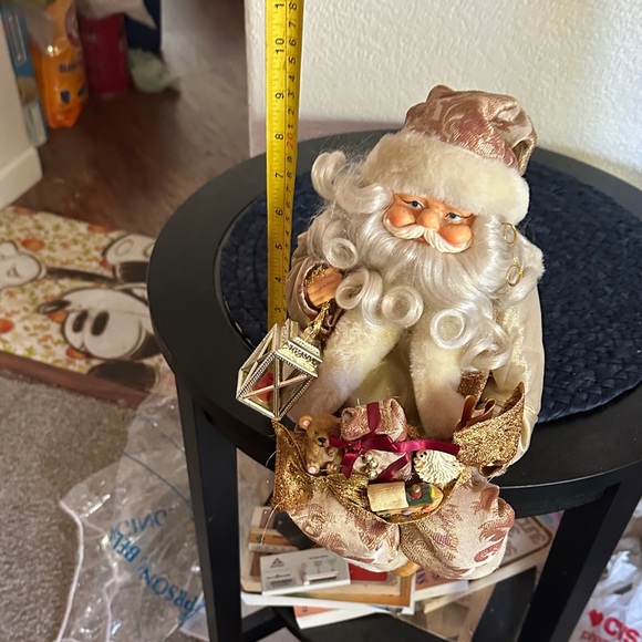 Vintage Shelf/Fireplace Santa Claus Holiday Figurine - Gold and Cream - Picture 2 of 8